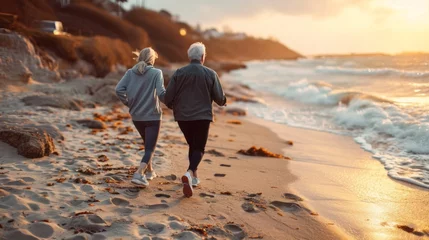 Keuken spatwand met foto A couple of an older man and woman running on the beach, AI © starush