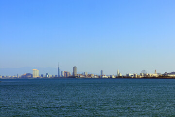 Naklejka premium 能古島から見た福岡市街