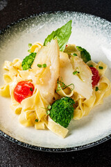 pasta with chicken and vegetables