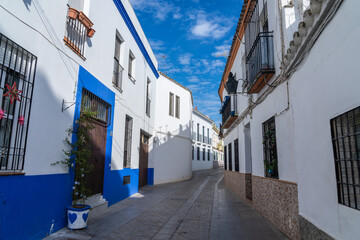 Fototapeta na wymiar On the narrow streets of the Córdoba historic center