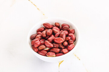 Raw peanut heap for roast