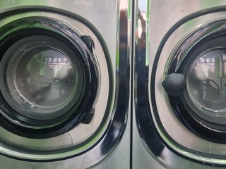 Wäsche waschen im Waschsalon 1