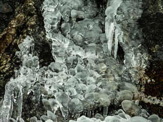 concrétions glacières stalactites et stalacmites