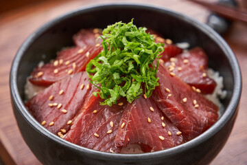本まぐろの漬丼