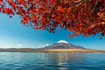 Fototapeta premium Mount Fuji and Yamanaka Lake, Japan 