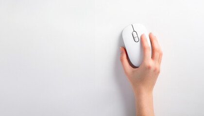 マウスを握っている手元