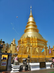 Tempel zu Loy Krathong Yi Peng Latern Festival Chiang Mai Thailand