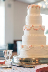 wedding cake with roses