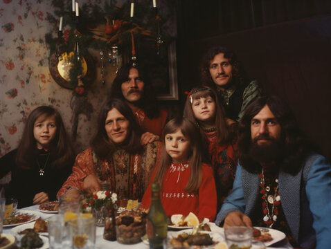 Foto nost&aacute;lgica de familia de los a&ntilde;os 50 en una fiesta familiar