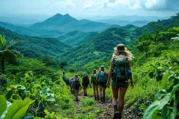 Gardinen Viajeros aventureros haciendo ruta de senderismo en un paisaje natural natural, turismo sostenible © julio