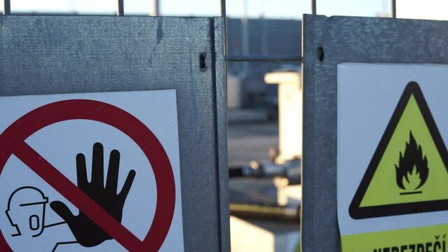 sign do not touch flammable
