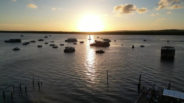 P&ocirc;r-do-sol da praia fluvial de Jacar&eacute;, Cabedelo.