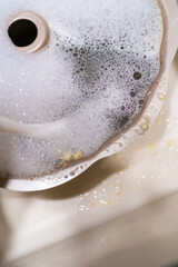 Washing dirty aluminum bundt cake pan