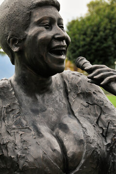 Montreux, Vaud, Switzerland, Europe - Aretha Franklin bronze bust in Montreux Palace gardens near Miles Davis Hall, Avenue Claude Nobs, Lake Geneva shore, Swiss Riviera, Fazz Festival