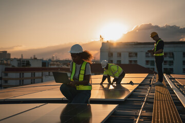 Service engineer checking solar cell on the roof for maintenance if there is a damaged part. Engineer worker install solar panel. Clean energy concept. - obrazy, fototapety, plakaty