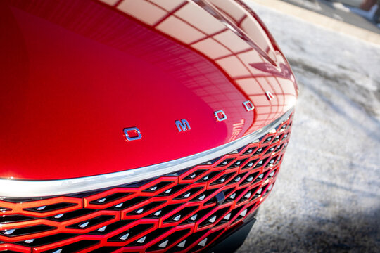 close up of a red car Chery Omoda C5