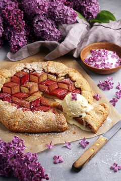 Wiosenna tarta z rabarbarem