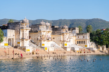 Fototapeta na wymiar views of pushkar ghats close to the sacred lake, india