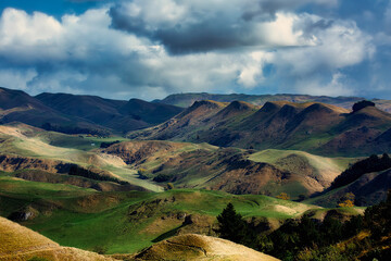 Agricultural valleys and hills surrounding Te Mata peak mountain - obrazy, fototapety, plakaty