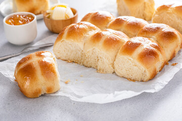 Hot cross buns, recipe for Easter brunch or breakfast