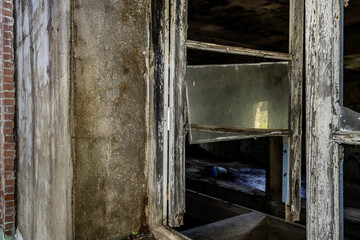 An old, rickety window of an old