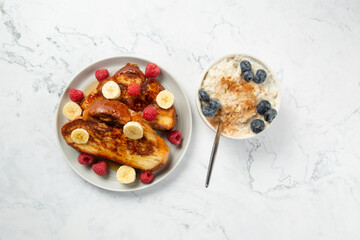 Breakfast with french toast and otameal