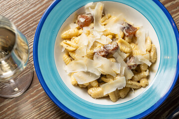 Pasta with cheese and mushrooms