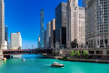 Foto op Plexiglas Chicago river sightseeing boat cruise, Chicago city downtown skyscrapers skyline, Illinois, USA  © Iuliia Sokolovska