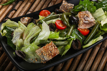 Nicoise salad with tuna and lattuce