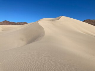 Fototapeta na wymiar Sand dunes in Death Valley