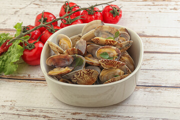 Vongole shellfish mollusc clem with butter
