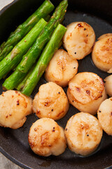 ホタテとアスパラのバター焼き