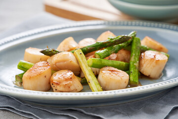 ホタテとアスパラのバター焼き