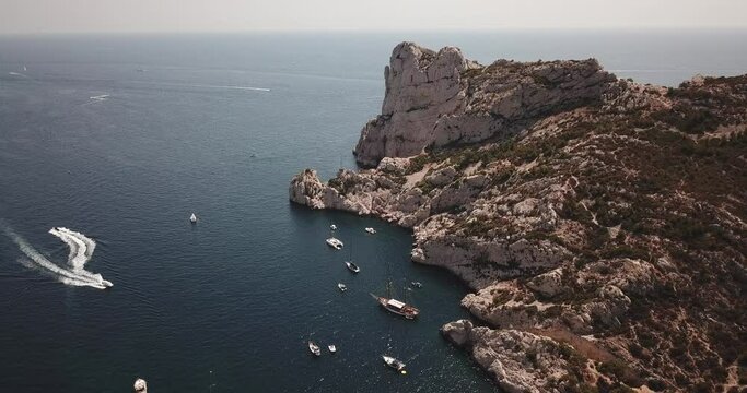 Prise de vue a&eacute;rienne des Calanques de Marseille