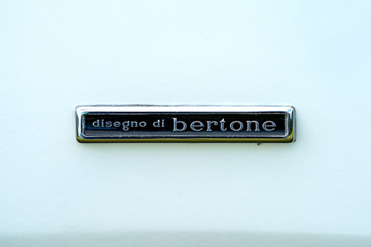 disegno de bertone badge Close Up