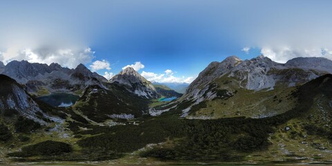 lago seebensee en las montañas austriacas