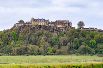 Fototapeta na wymiar Stirling Castle’s Majestic Presence Amidst Scotland’s Greenery