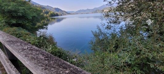 Fototapeta premium Lakeside view 1