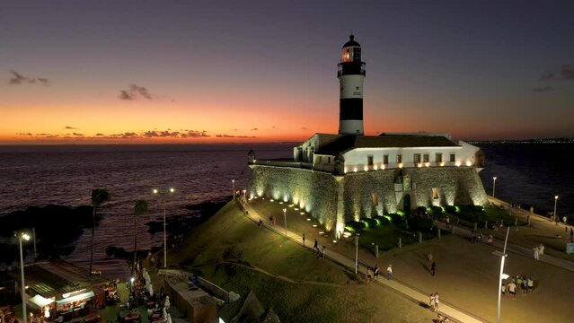 Cidade de Salvador a Noite. Farol da Barra