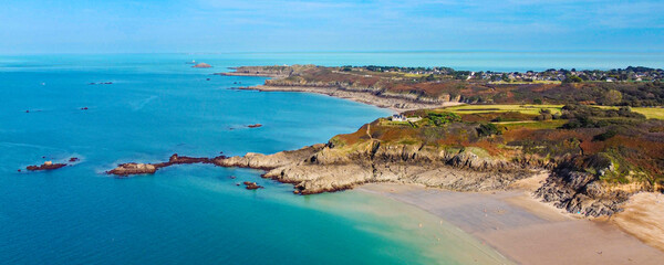 Vue aérienne de la côte bretonne, Saint Coulomb, Bretagne