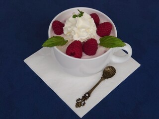 Das Himbeerdessert