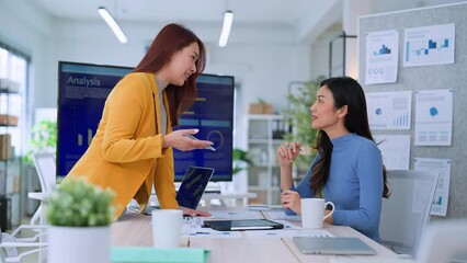 business brainstrom meeting discuss on concept net zero waste in business product produce process for decrease wasting time and material business determind aiming for green environtment esg ideas