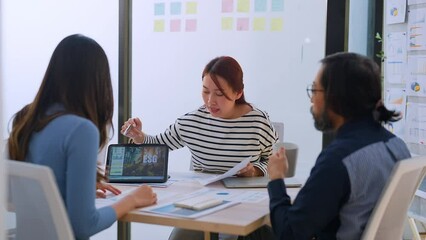 business brainstrom meeting discuss on concept net zero waste in business product produce process for decrease wasting time and material business determind aiming for green environtment esg ideas