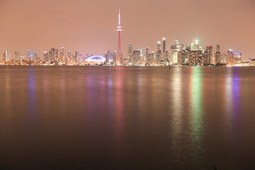 Fototapeta na wymiar skyline of Toronto by night