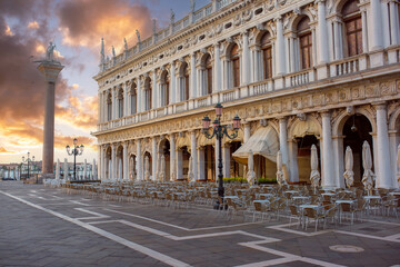Venice, Italy. Sunrise view of piazza San Marco (St. Mark Square) - obrazy, fototapety, plakaty