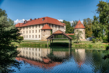 Naklejka na ściany i meble Grad Otocec in Krka river, Slovenia
