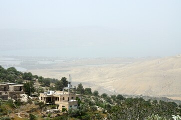 La garganta del río Yarmuk entre Umm Qais, Jordania, y el mar de Galilea, Israel 