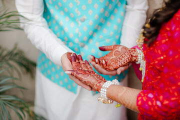 henna tattoo on women hands