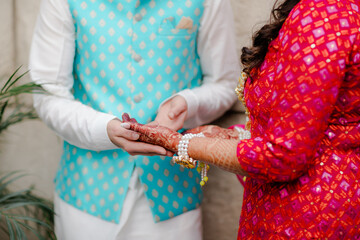 henna tattoo on women hands