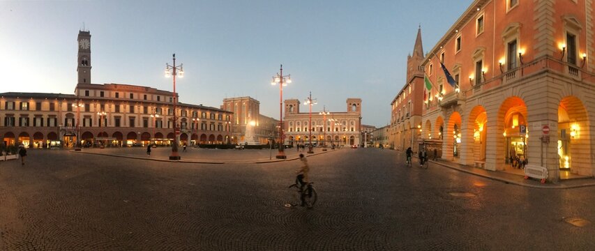 Emilia Romagna - Forl&igrave; (Piazza Aurelio Saffi)